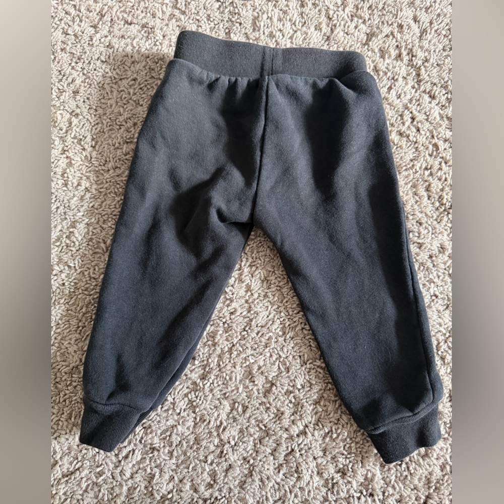 Preloved GAP Charcoal Kids Jogger Pants - Picture 2 of 3